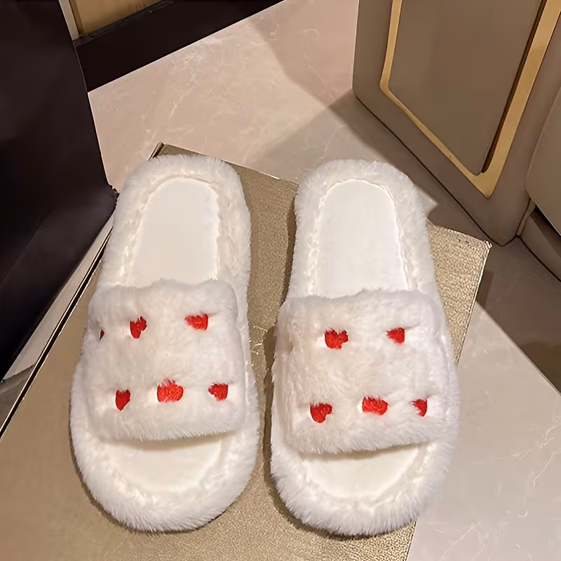 Chaussons d'extérieur à poils pour femme automne/hiver avec décoration de cœur brodé