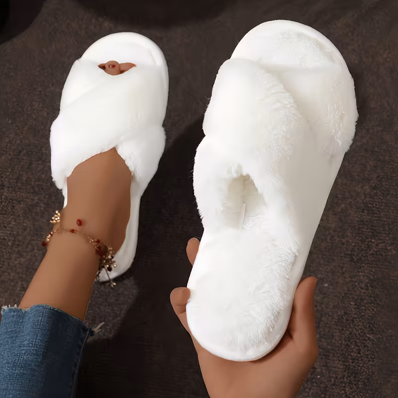 Chaussons de mode pour femme en peluche de couleur unie avec lanières croisées vue 3